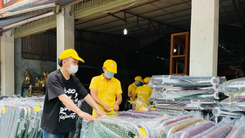 Tùng Dương kêu gọi ủng hộ tiền và nhiều vật phẩm cho TPHCM chống dịch