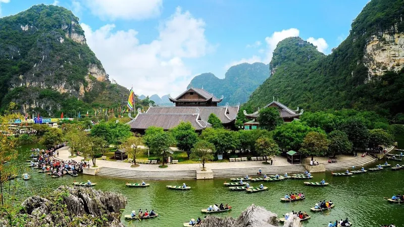 Tái khởi động du lịch: Vừa mừng, vừa lo