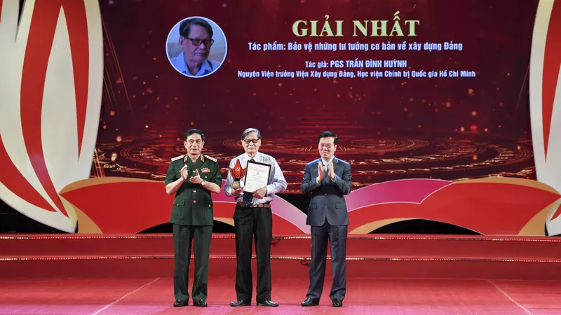 28 tác phẩm đoạt giải cuộc thi viết “Bảo vệ nền tảng tư tưởng của Đảng trong tình hình mới”