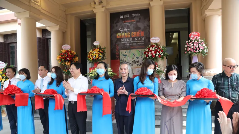 Nhiều tư liệu quý được trưng bày trong triển lãm “Ký họa kháng chiến miền Nam"