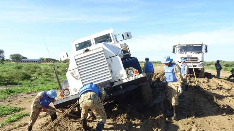 Đội công binh Việt Nam tại Abyei: Cứu hộ, cứu nạn, giữ tuyến giao thông huyết mạch 