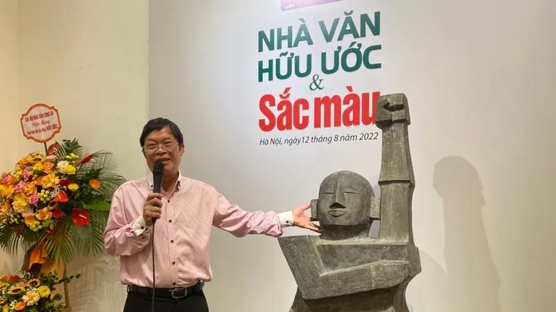 Khám phá những gam màu lạ trong triển lãm Nhà văn Hữu Ước & Sắc màu