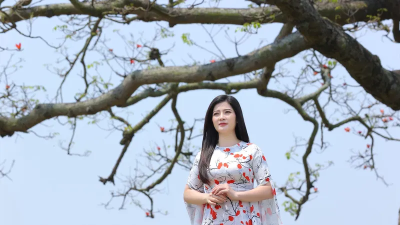 "Sao mai" Sông Thao tái xuất ngọt ngào với hai ca khúc tự phổ nhạc