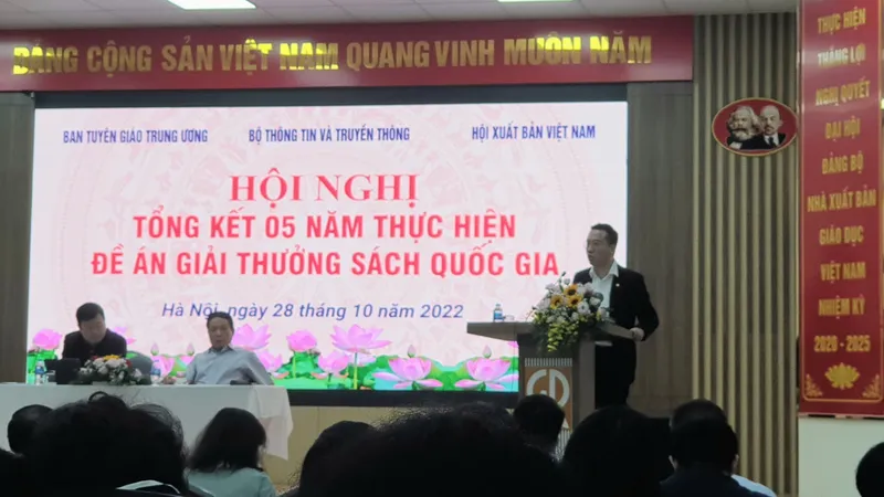 Quang cảnh hội nghị tổng kết 5 năm thực hiện đề án Giải thưởng Sách quốc gia