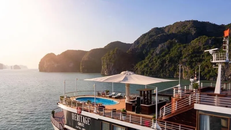 Việt Nam là điểm đến lý tưởng của du khách quốc tế với loại hình du lịch MICE, du lịch ẩm thực, du lịch golf, du lịch khám phá