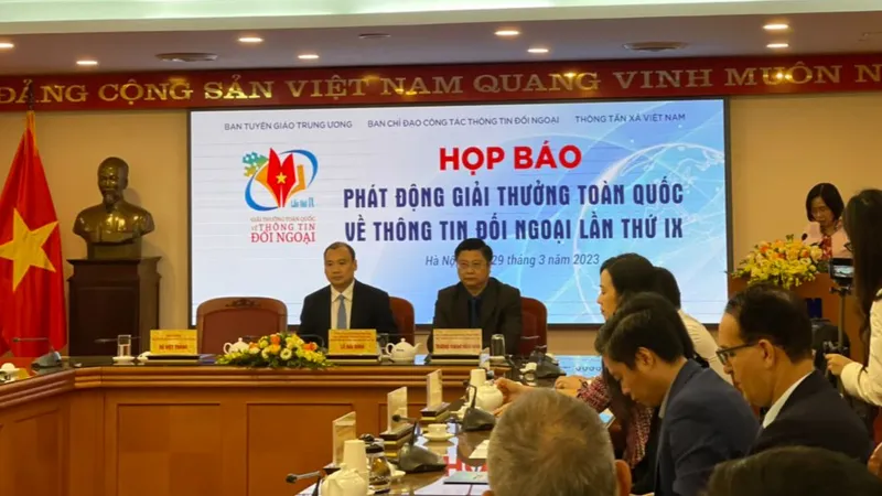 Quang cảnh buổi họp báo
