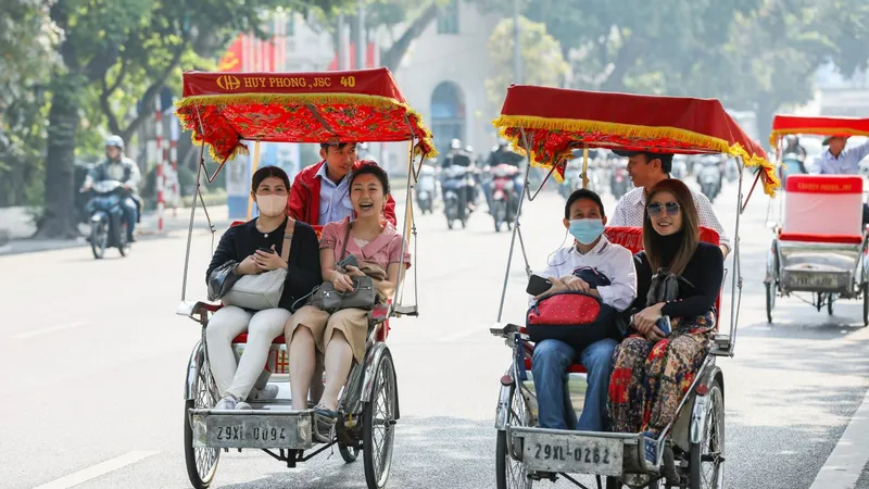 Khách quốc tế đến Việt Nam tháng 6 tăng 6,4% so với tháng 5. Ảnh QUANG PHÚC