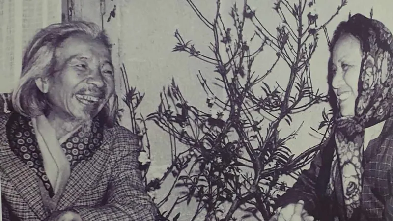 Vợ chồng nhạc sĩ Văn Cao chụp năm 1975
