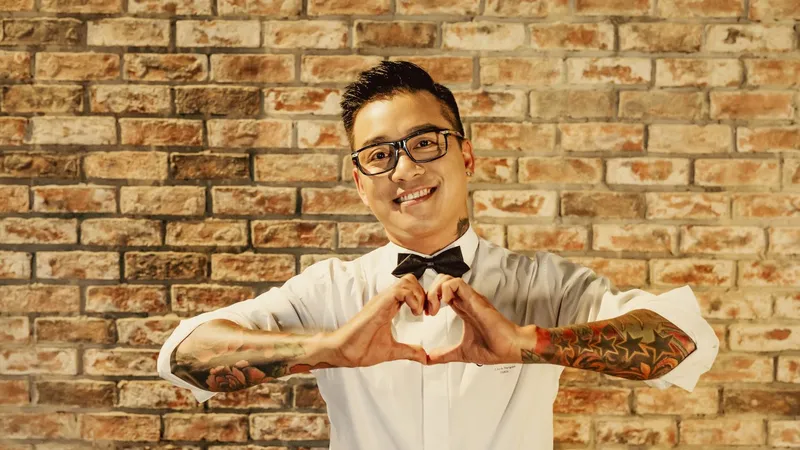 Gia đình của Tuấn Hưng cùng xuất hiện trong MV mới "Gấp đôi yêu thương" 
