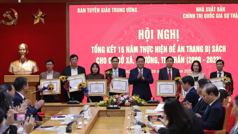 Ban Tuyên giáo Trung ương đã trao tặng 2 Bằng khen cho tập thể có thành tích xuất sắc trong công tác chỉ đạo, triển khai Đề án và 9 tập thể có thành tích xuất sắc trong công tác tổ chức, thực hiện Đề án.