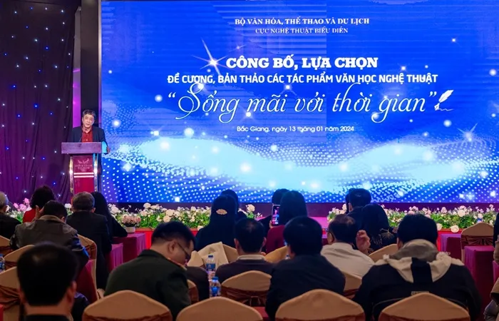 Công bố 40 đề cương, bản thảo các tác phẩm VHNT “Sống mãi với thời gian”