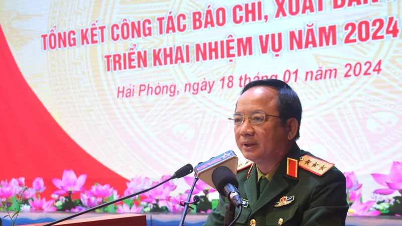 Thượng tướng Trịnh Văn Quyết, Phó Chủ nhiệm Tổng cục Chính trị QĐND Việt Nam phát biểu chỉ đạo hội nghị.