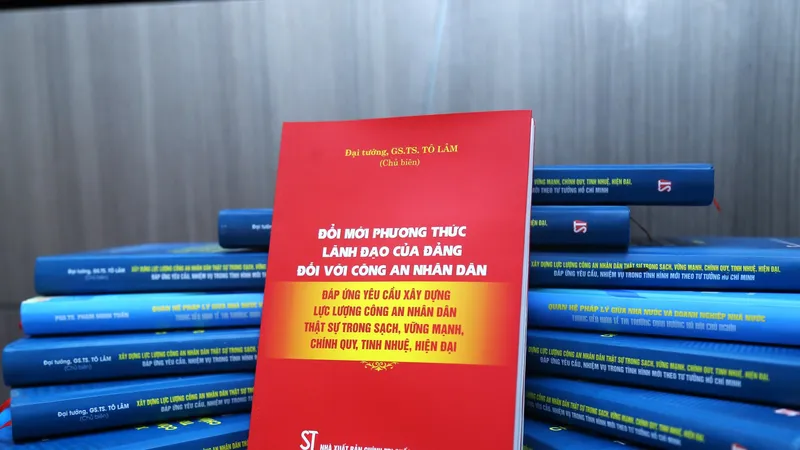 Ra mắt sách do đồng chí Đại tướng, GS-TS Tô Lâm, Bộ trưởng Bộ Công an làm chủ biên