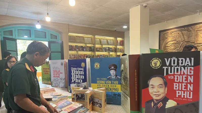 Bộ sách được phát hành toàn quốc dịp kỷ niệm 70 năm chiến thắng Điện Biên Phủ, hưởng ứng Ngày sách và văn hóa đọc Việt Nam lần thứ 3 năm 2024