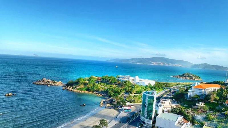 Nha Trang với ưu thế của một thành phố biển đã thu hút sự lựa chọn của người dân nhân dịp nghỉ 30-4 và 1-5 sắp tới