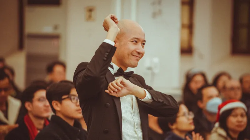 Nhạc trưởng Đổng Quang Vinh sẽ biểu diễn với ballet Hồ Thiên Nga. Ảnh: VNOB