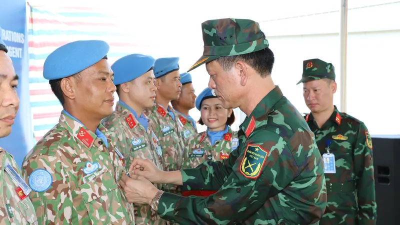 Lực lượng GGHB Việt Nam tại phái bộ UNISFA được trao tặng huy chương của Liên hợp quốc