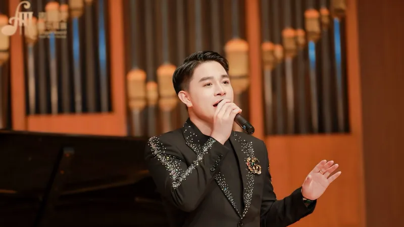 Giọng ca phi giới tính đoạt giải đặc biệt cuộc thi tìm kiếm tài năng âm nhạc trẻ tại Trung Quốc 