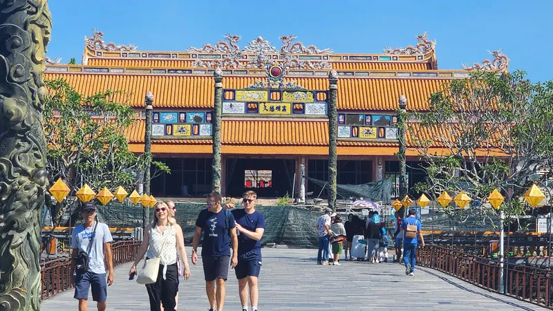 Khách quốc tế đến Việt Nam trong tháng 8-2024 tăng trưởng tốt. Ảnh: THU HÀ