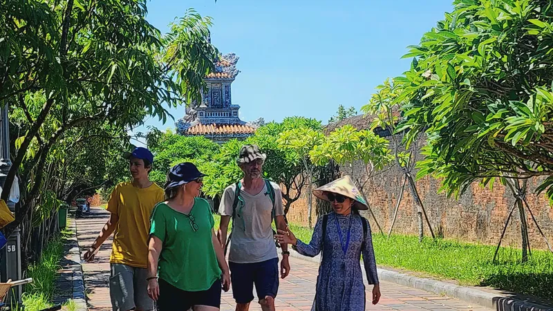 Du lịch Việt Nam thể cán đích 18 triệu lượt khách quốc tế năm 2024?