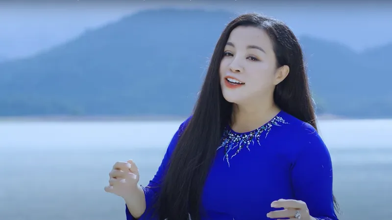 NSƯT Tố Nga trong MV Tình ta Hà Tĩnh
