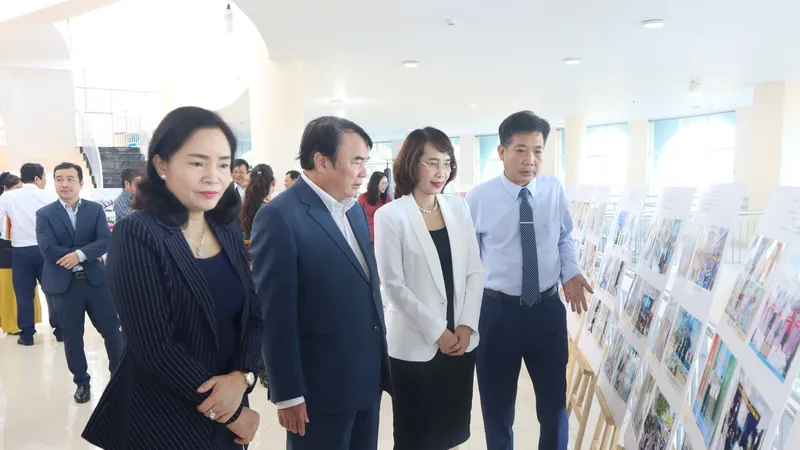Không gian trưng bày, triển lãm các kết quả thực thi Luật Thư viện tại các thư viện trên cả nước