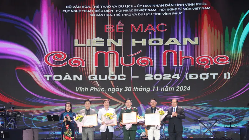 Vở nhạc kịch “Giấc mơ Chí Phèo” và vở diễn opera ballet “Carmen” được trao giải xuất sắc