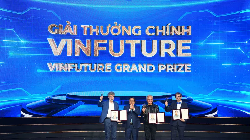Trao giải cho các tác giả đoạt Giải thưởng Chính