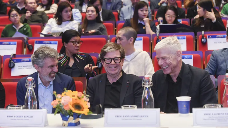 Các nhà khoa học, chủ nhân của giải thưởng VinFuture 2024 giao lưu cùng sinh viên tại Hà Nội