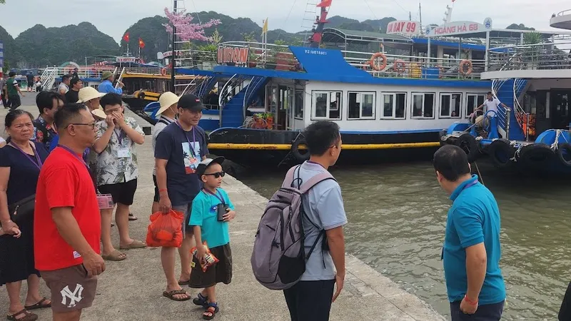 Bộ VH-TT-DL cảnh báo người dân nên đề phòng cảnh giác với các chiêu trò lừa đảo trên không gian mạng. Ảnh: VĨNH XUÂN