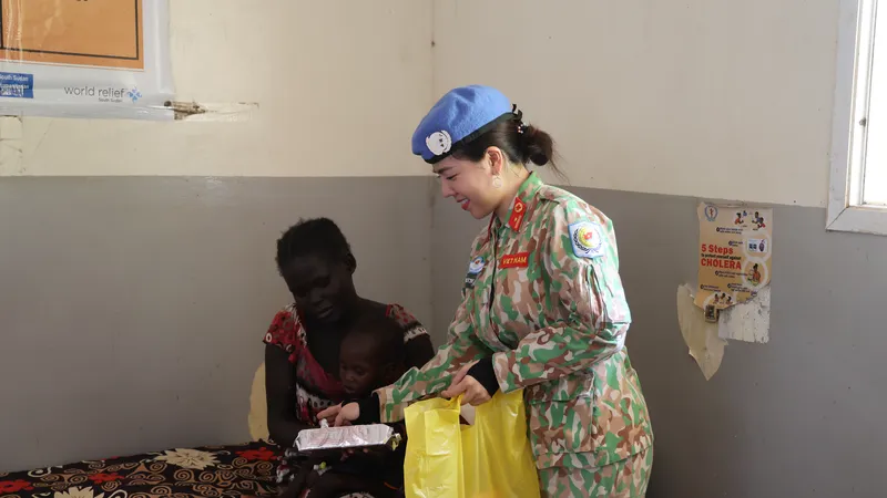 Hoạt động dân vận của Bệnh viện Dã chiến cấp 2 số 6 tại Nam Sudan