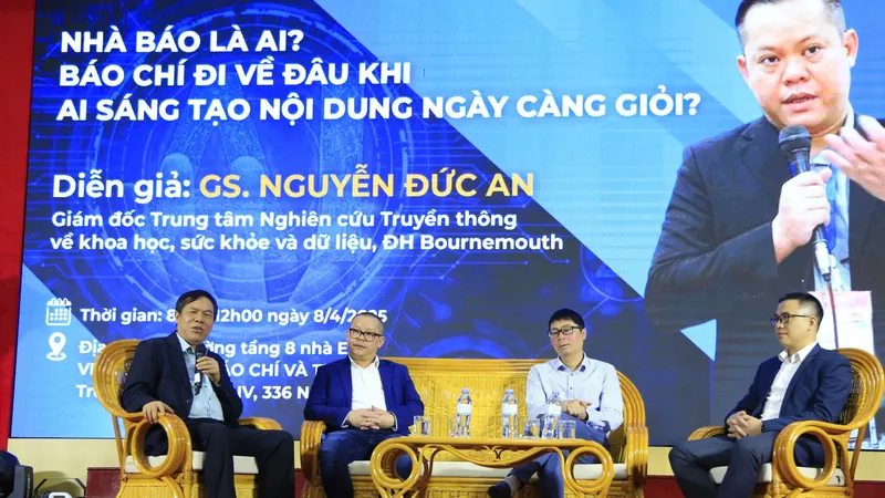 Các vị diễn giả, khách mời tại buổi tọa đàm