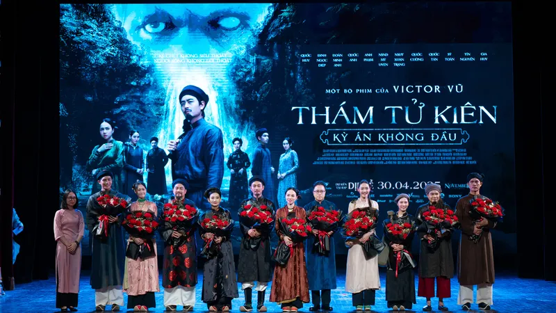 Ê-kíp phim cổ trang Việt giao lưu với khán giả Hà Nội