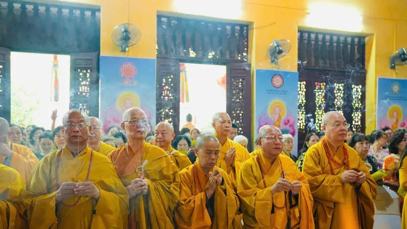 Trang nghiêm Đại lễ Phật đản Phật lịch 2569 tại chùa Quán Sứ