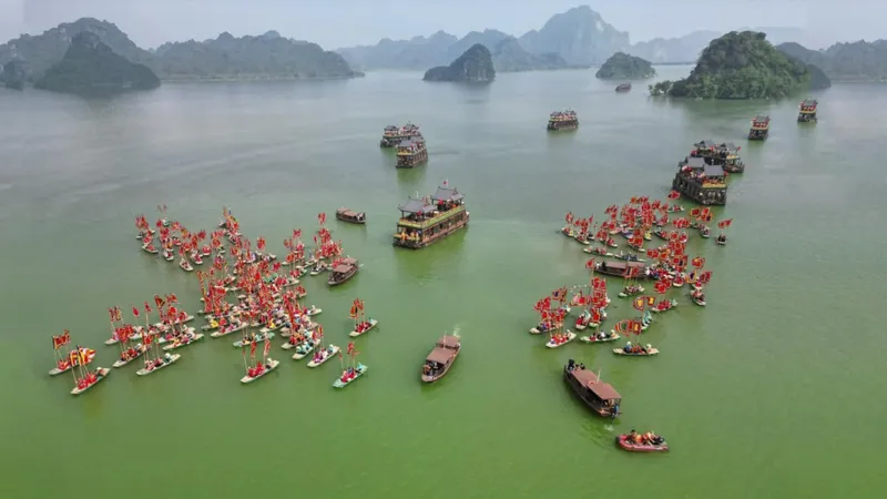 Miễn phí ăn chay, thuyền, xe điện khi đến chiêm bái xá lợi Đức Phật tại chùa Tam Chúc