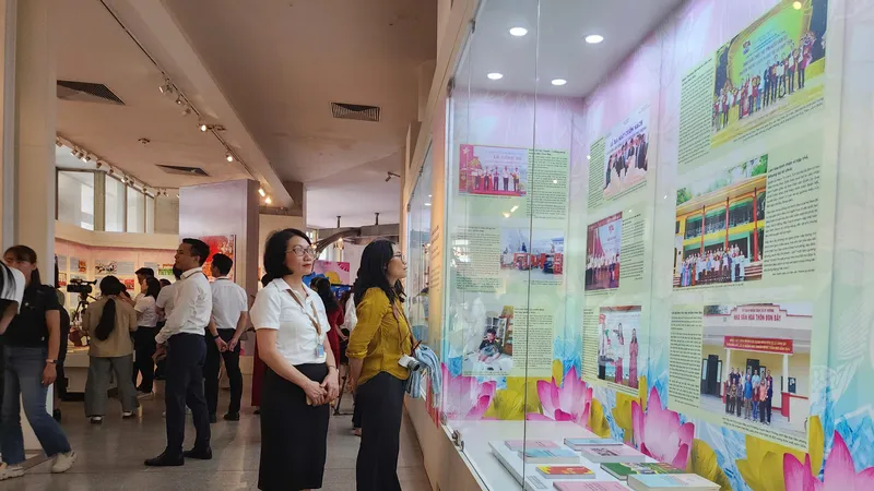 Triển lãm “Những tấm gương bình dị mà cao quý” lần thứ 13