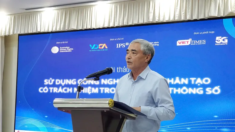 Ông Nguyễn Minh Hồng, Chủ tịch Hội Truyền thông số Việt Nam phát biểu khai mạc tọa đàm