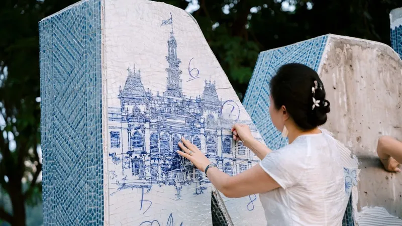 Chùa Một Cột, chợ Bến Thành… xuất hiện trên biểu tượng mới tại Hà Nội
