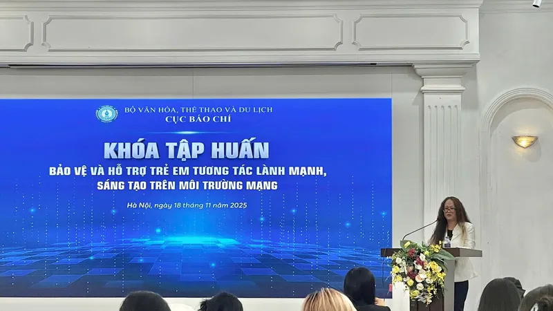 Tập huấn “Bảo vệ và hỗ trợ trẻ em tương tác lành mạnh, sáng tạo trên môi trường mạng”