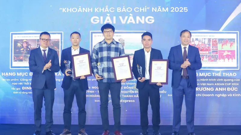 Trao giải Vàng cho các tác phẩm ảnh báo chí xuất sắc