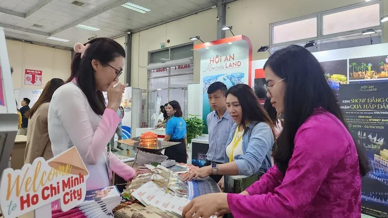 Khu vực trưng bày sản phẩm du lịch của TPHCM tại VITM Hà Nội 2025