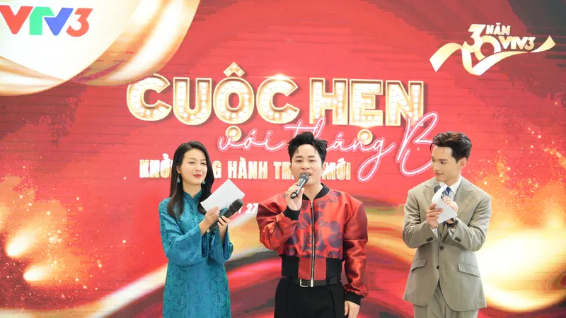 Ca sĩ Tùng Dương chia sẻ trong buổi giới thiệu chương trình Cuộc hẹn với tháng Ba