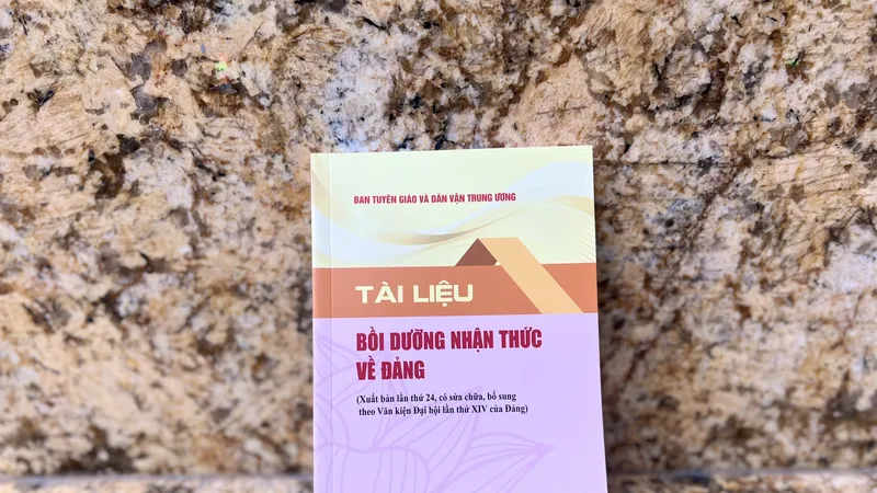 Tài liệu bồi dưỡng nhận thức về Đảng do Ban Tuyên giáo và Dân vận Trung ương chủ trì biên soạn, phối hợp Nhà xuất bản Chính trị quốc gia Sự thật xuất bản