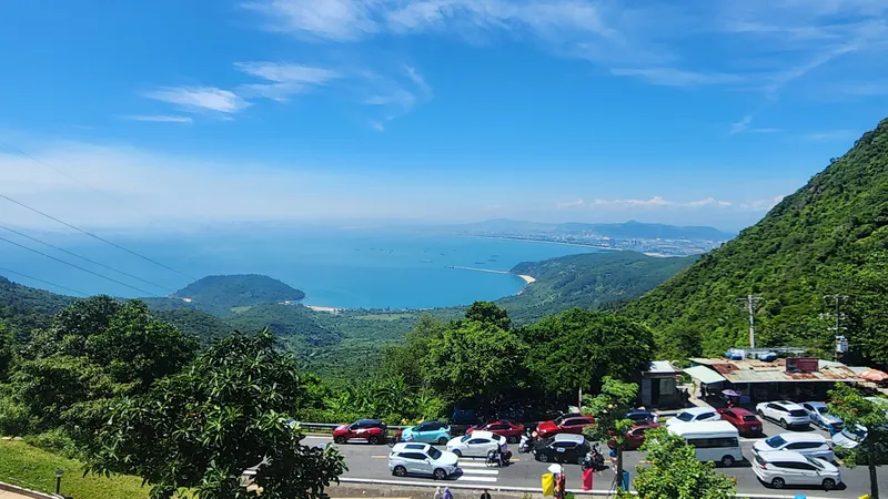 Huế là một trong những điểm đến được du khách tìm kiếm nhiều trong dịp này. Ảnh: THU HÀ