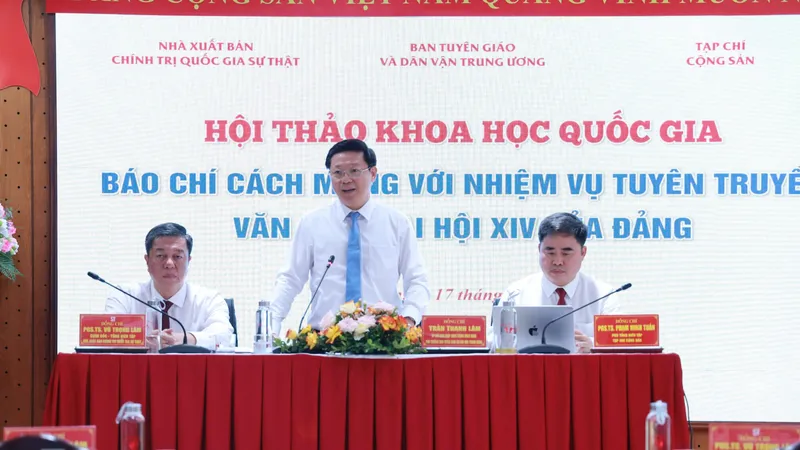 Hội thảo khoa học quốc gia “Báo chí cách mạng với nhiệm vụ tuyên truyền Văn kiện Đại hội XIV của Đảng”. Ảnh: NGUYỄN CHẮT