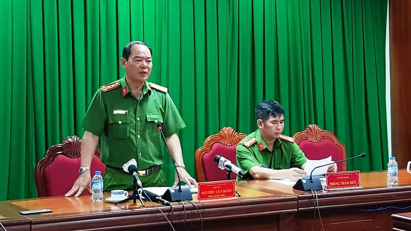 Đại tá Nguyễn Văn Băng, Phó Giám đốc Cảnh sát PCCC TPHCM thông tin về công tác chữa cháy, cứu nạn vụ cháy 