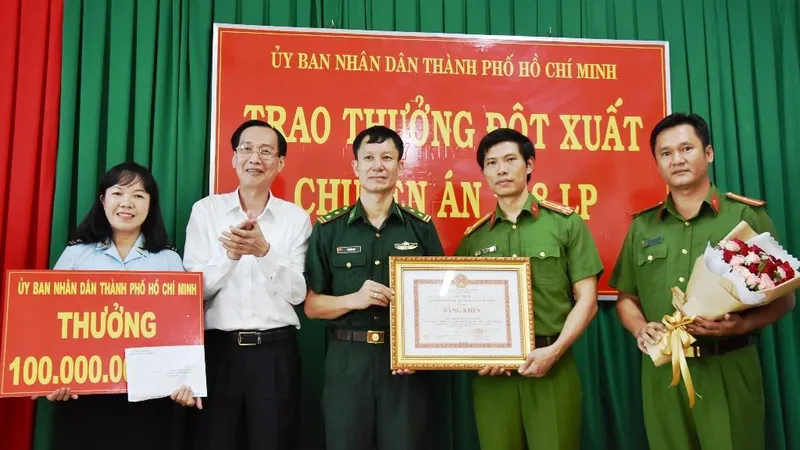Lãnh đạo TPHCM khen thưởng các đơn vị tham gia chuyên án ma túy 218LP 