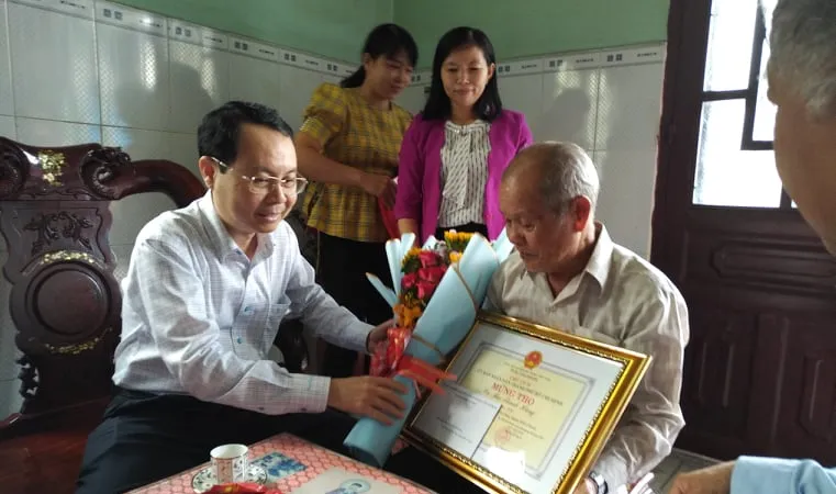 Thăm, chúc thọ người cao tuổi tiêu biểu ở Bình Chánh