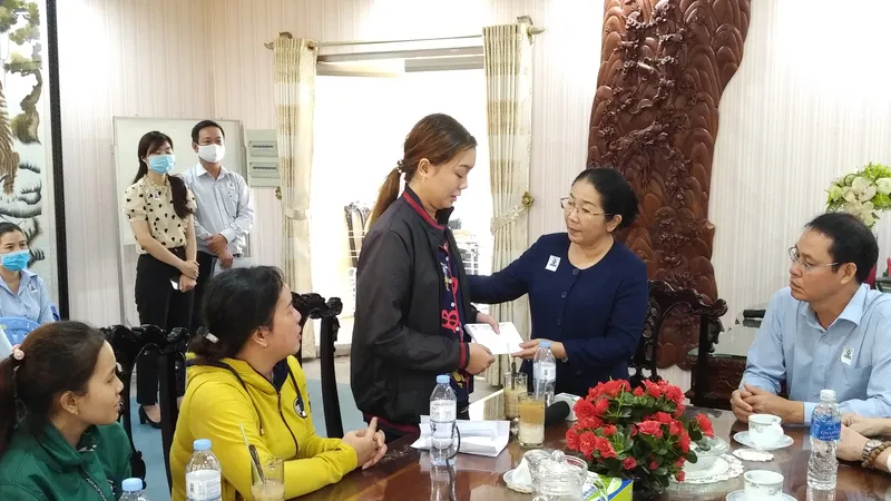 Lãnh đạo TPHCM thăm gia đình nạn nhân tử vong trong vụ cháy ở quận Bình Tân