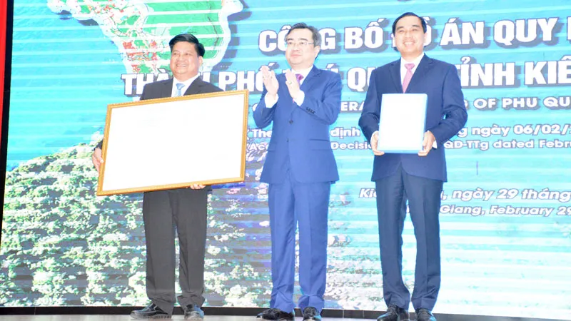 Phú Quốc phấn đấu thành trung tâm dịch vụ du lịch, nghỉ dưỡng chất lượng cao quốc tế